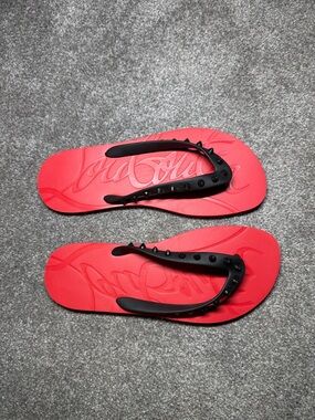 Christian Louboutin Rubber Spike Loubi Donna Flip Flop 40 Black Red
